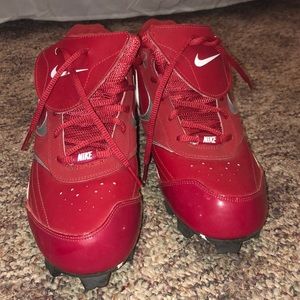 red cleats never worn